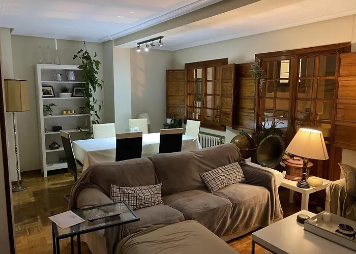 In Downtown Next To The Town Hall Appartement